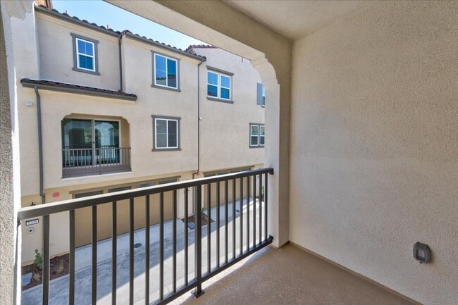 Building Photo - 1404 Mountain Laurel Rd