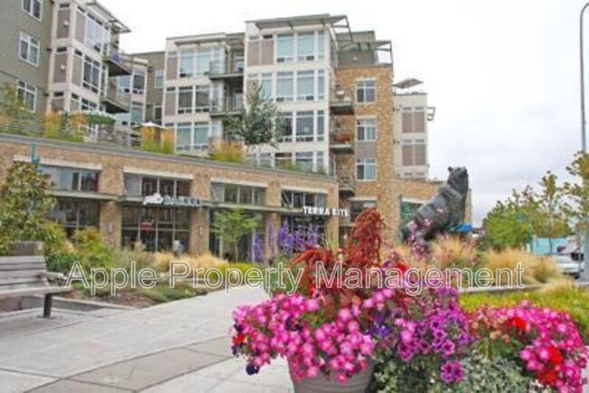 Building Photo - 211 Kirkland Ave