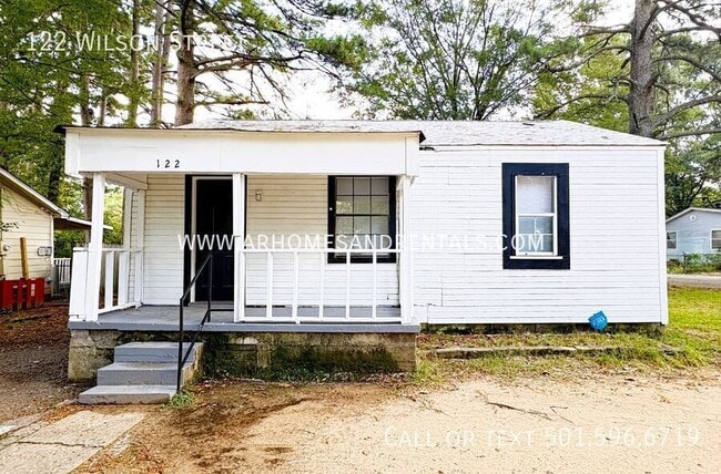 Primary Photo - 122 Wilson St