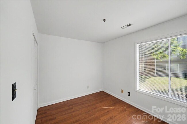 Building Photo - 9535 University Terrace Dr