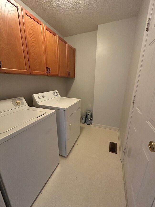 Building Photo - Updated 3-Bedroom Home with Attached Garage
