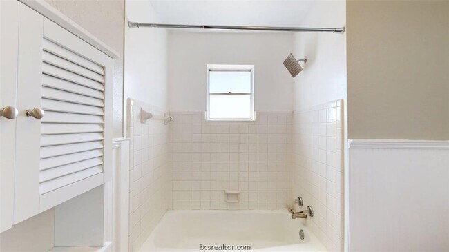 Building Photo - 8251 W Sh-21