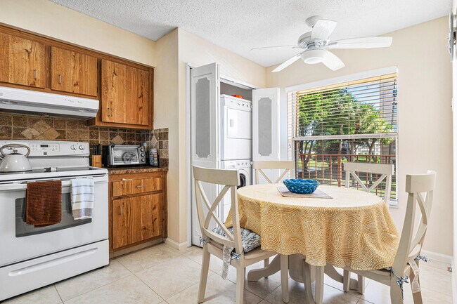 Building Photo - 14575 Bonaire Blvd