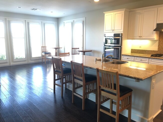 Building Photo - Stunning 4-Bedroom Home in the Desirable Gated Community of Laurel Point