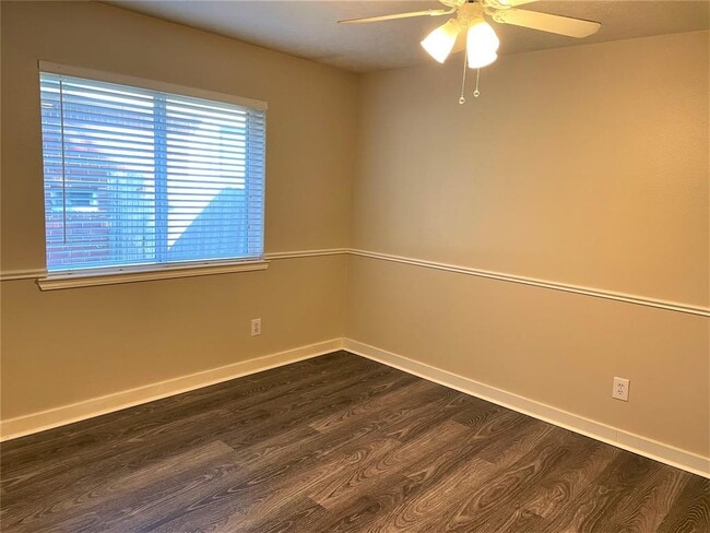 Building Photo - 15122 Red Cedar Cove Ln