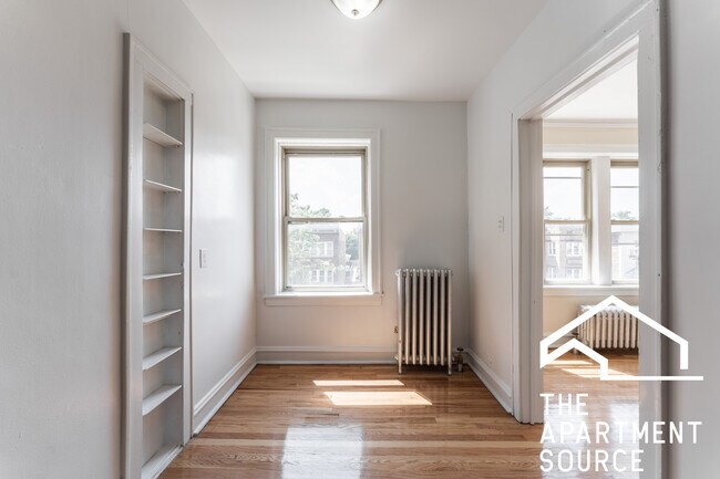 Building Photo - 2111 Grove