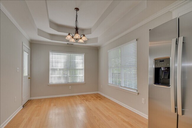 Building Photo - 412 Trestle Ln