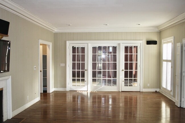 Building Photo - 2600 E Doublegate Dr