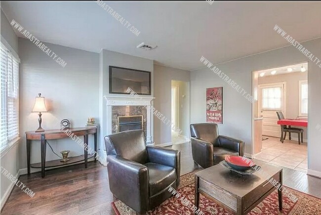 Building Photo - Beautiful Roeland Park Ranch-Available NOW!!
