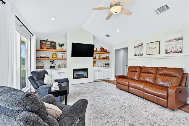 Building Photo - 5585 S Fannin Ave