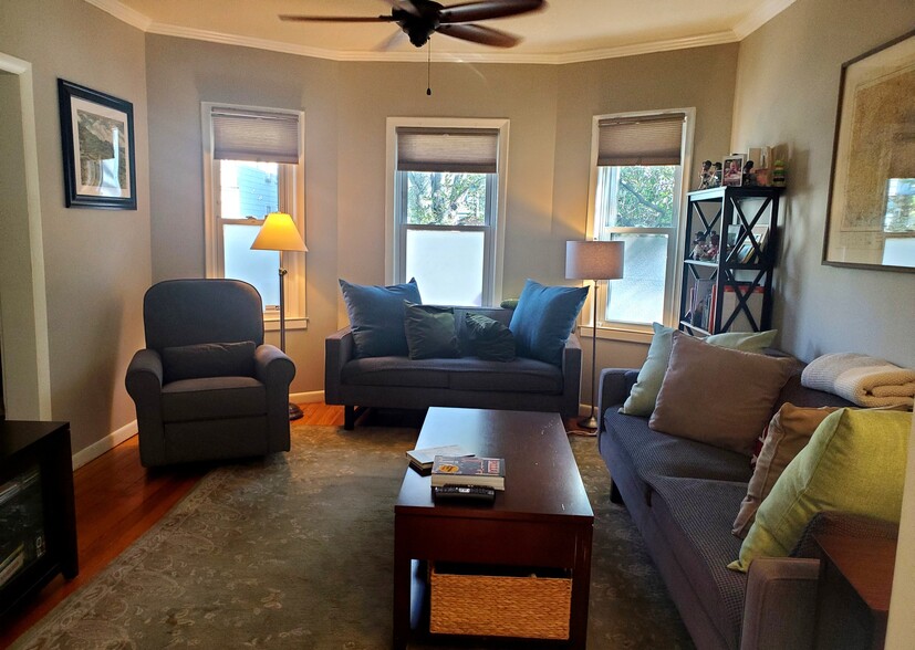 Living room - 59 Cameron Ave