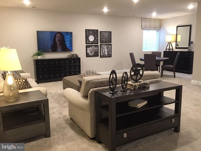 Building Photo - 503 Cliff Ln