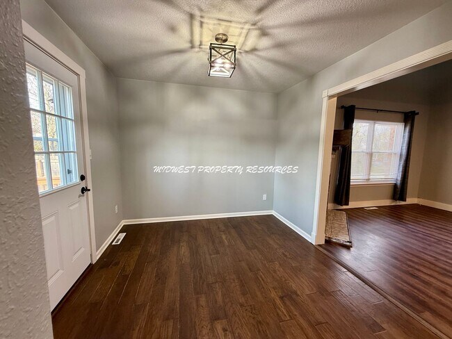 Building Photo - Spacious 4 Bedroom, 2 Bath Home for Lease in Lee's Summit, MO