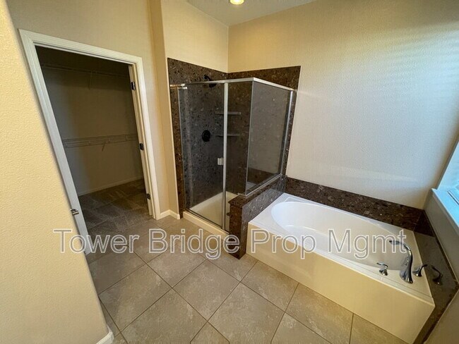 Building Photo - 5508 Copper Sunset Way