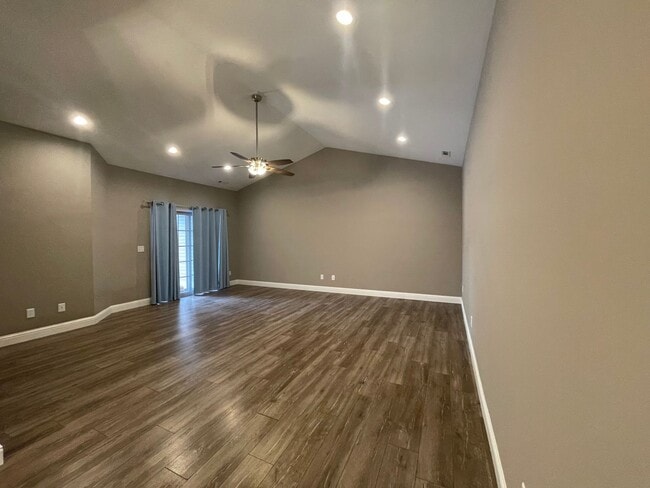 Building Photo - Condo available for lease on Deerfield Ridge - 2 bedroom, 2 bath