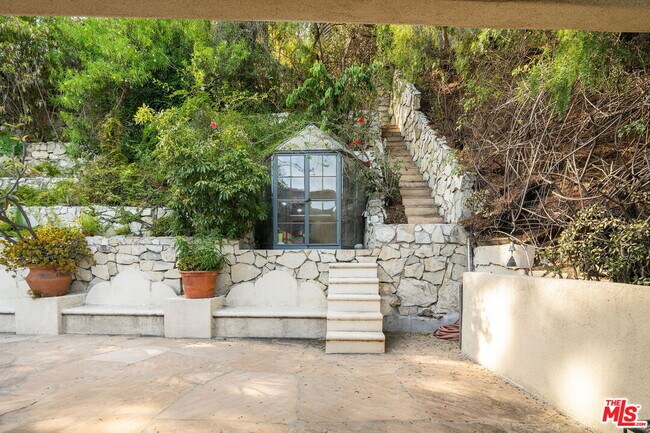 Building Photo - 7887 Hillside Ave