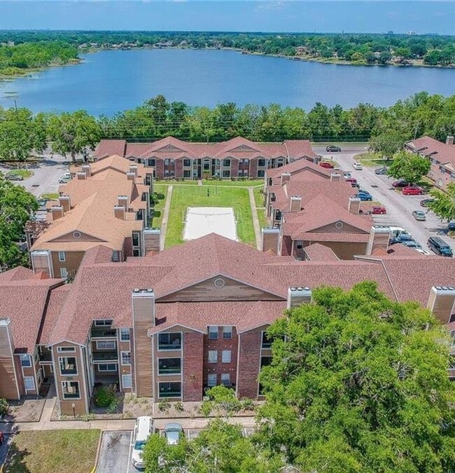 Building Photo - 4200 Thornbriar Ln