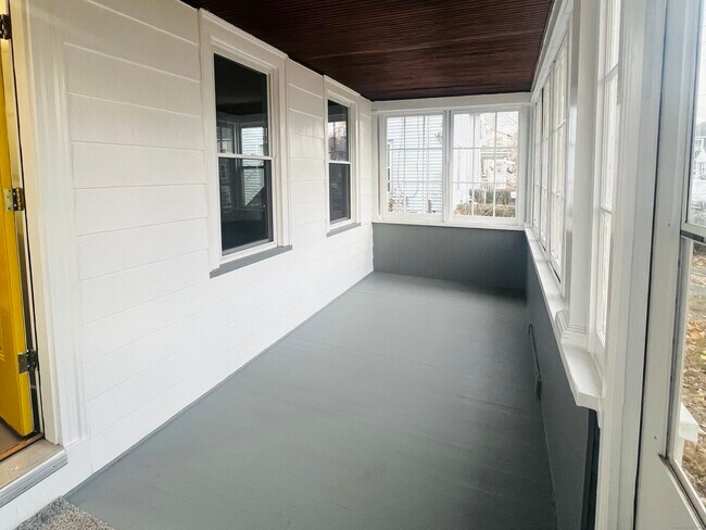 Building Photo - 20 Lee Ave