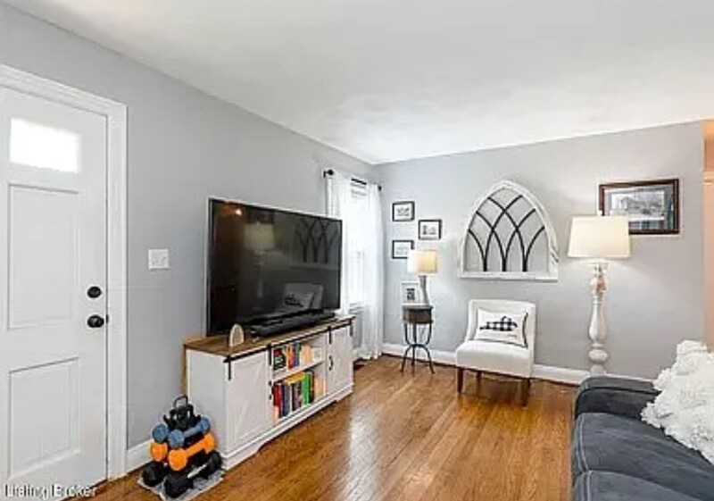 Building Photo - 3033 Dartmouth Ave