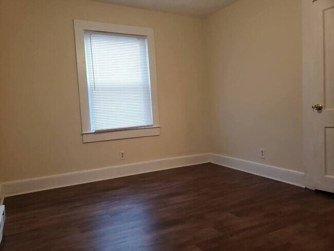 Building Photo - 218 Marshall St