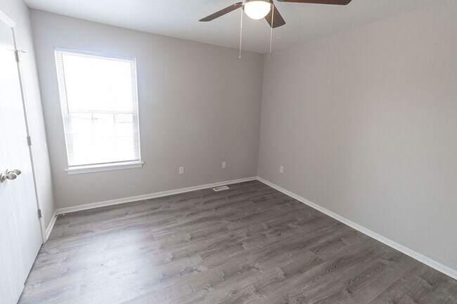 Building Photo - 5209-5211 Currituck Lane
