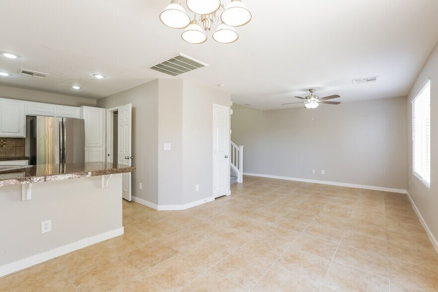 Building Photo - 5162 Dillingham Dr