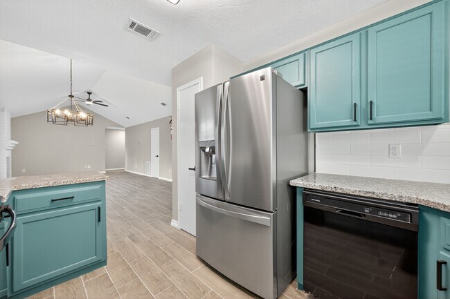 Building Photo - 4911 Maurita Dr