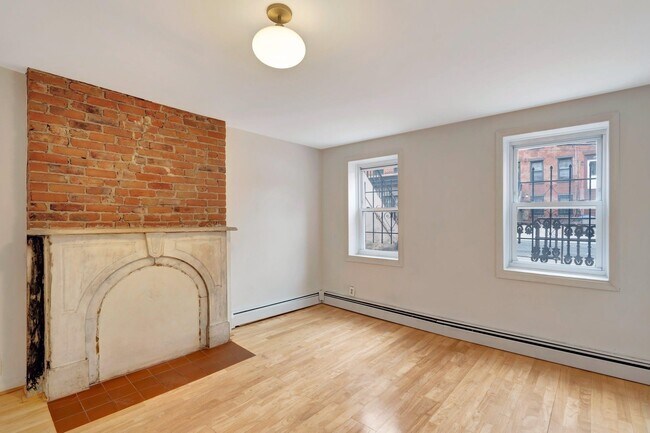 Building Photo - 520 Manila Ave