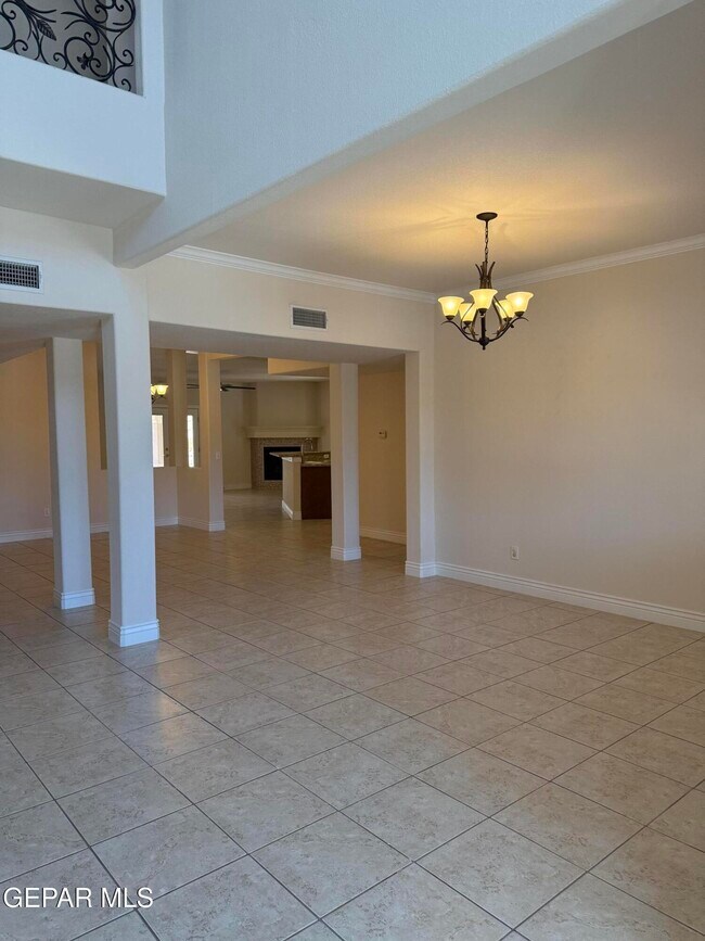 Building Photo - 3737 Tierra Campa Dr