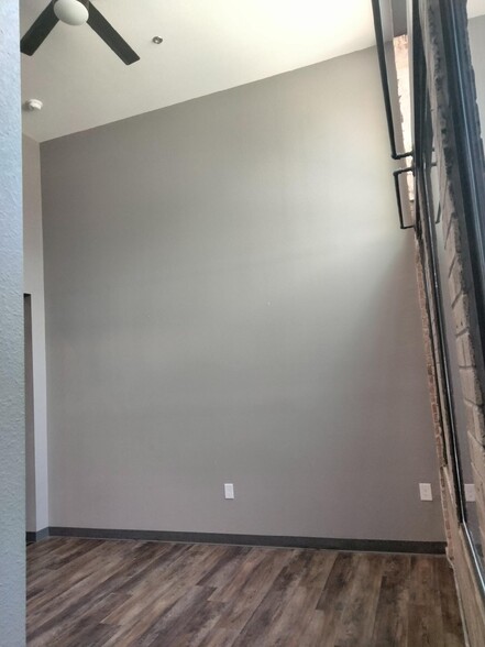 Building Photo - 905 9th Street
