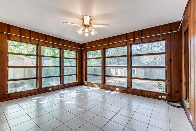 Building Photo - 2-BEDROOM HOME IN MONTICELLO PARK