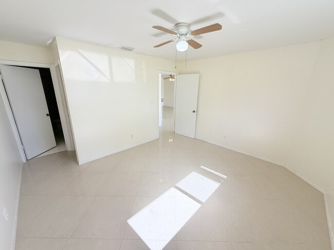 Building Photo - 3445 NW 44th St