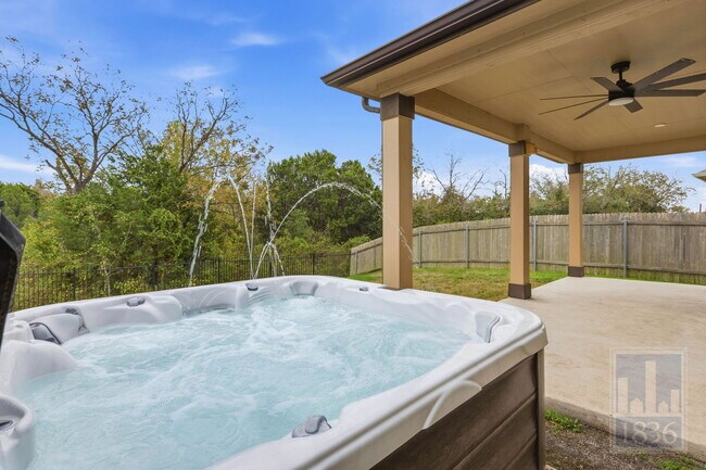 Building Photo - 8005 Crystalbrook W