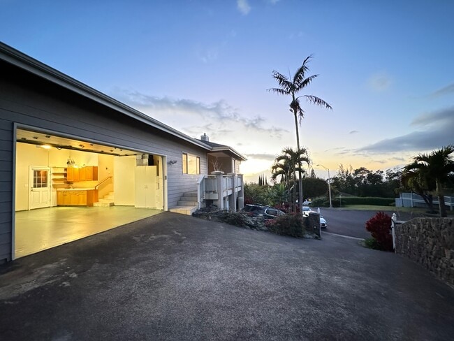 Building Photo - 24 Paliuli Way