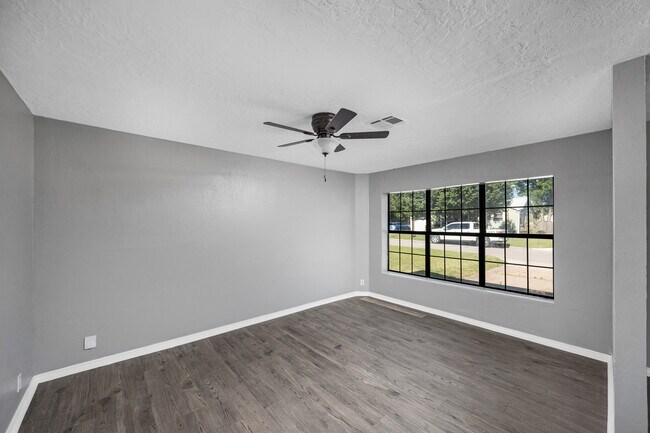Building Photo - 816 NW 33rd St