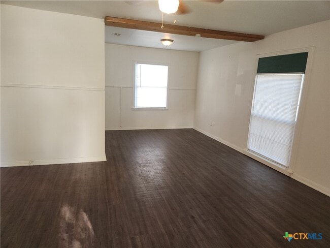 Building Photo - 902 S 23rd St