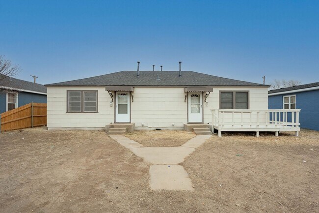 Primary Photo - 927 S Bryan St