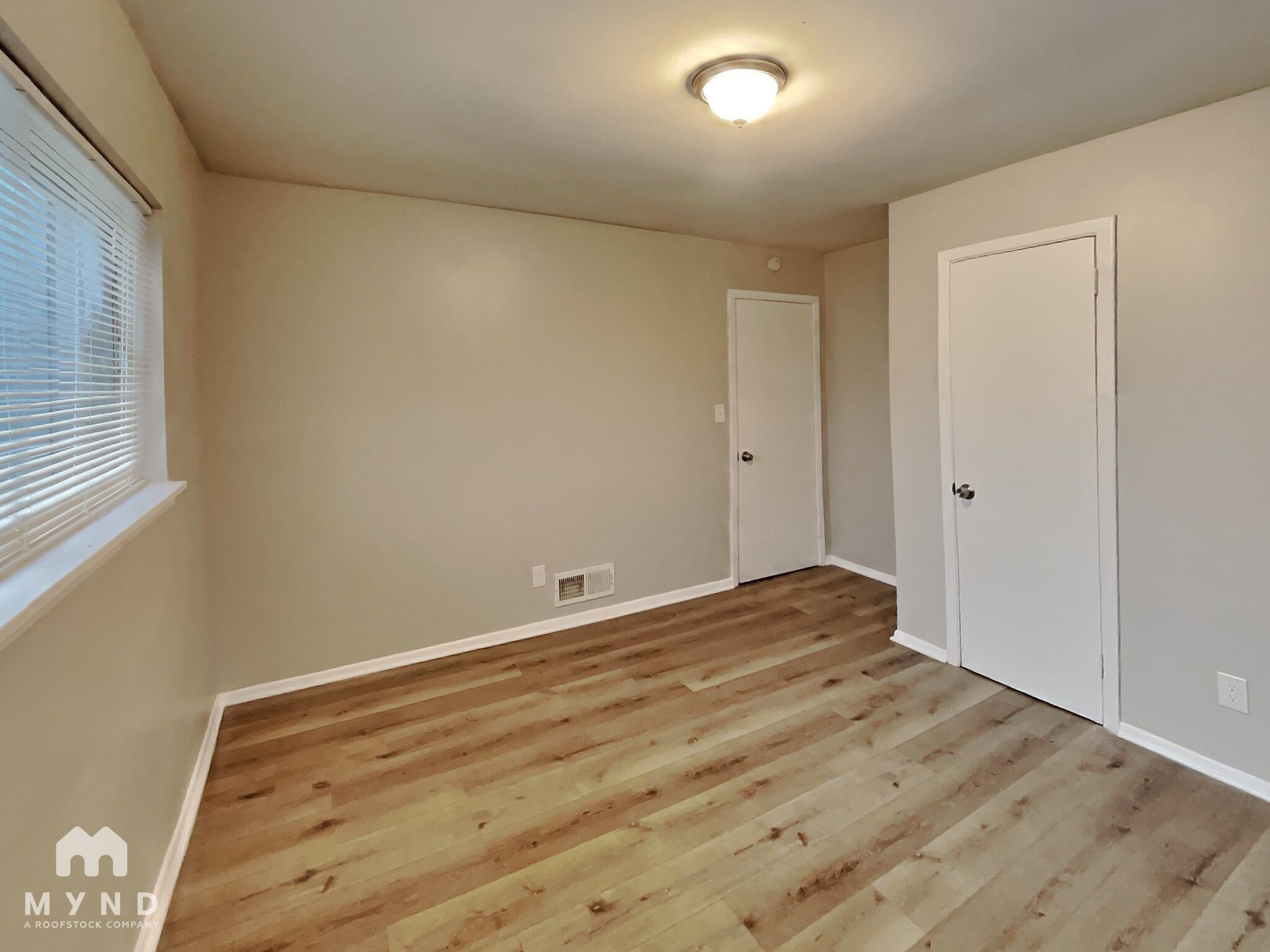 Building Photo - 5465 Deerfield Trail