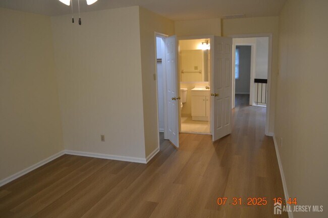 Building Photo - 26 Dorchester Dr