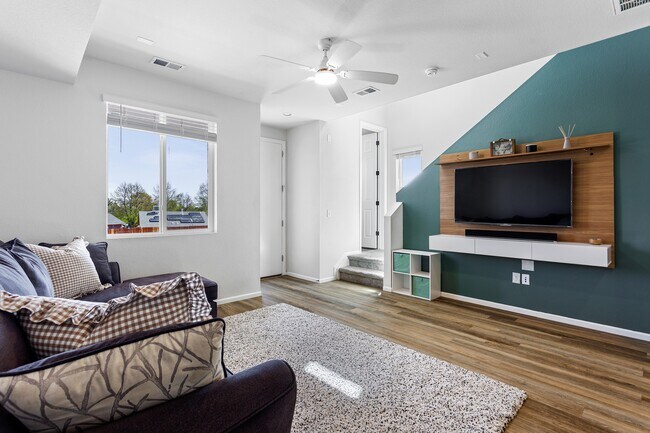 Building Photo - 1623 S Andes Cir