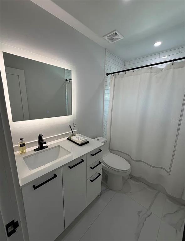 Building Photo - 1359 40th Ave NE