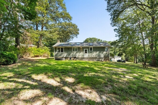 Building Photo - 16 Paulson Dr