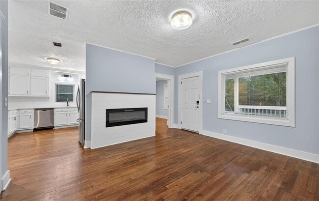 Building Photo - 6453 Shadow Rock Dr