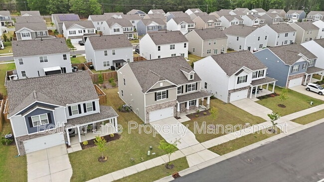 Building Photo - 413 Tucana St