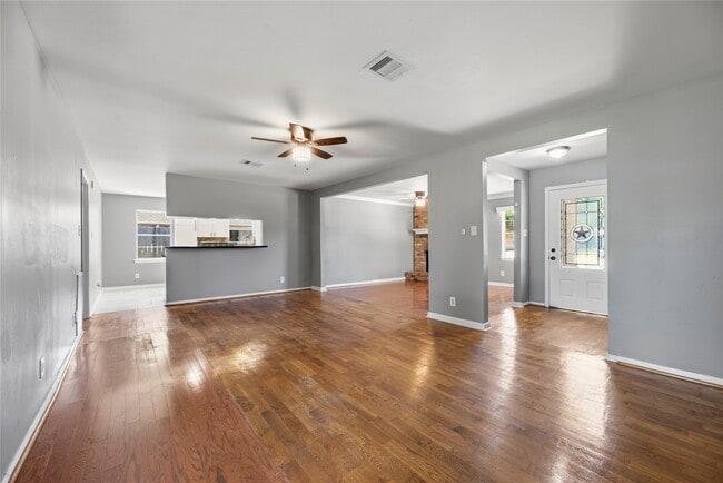Building Photo - 4014 Mona Lee Ln