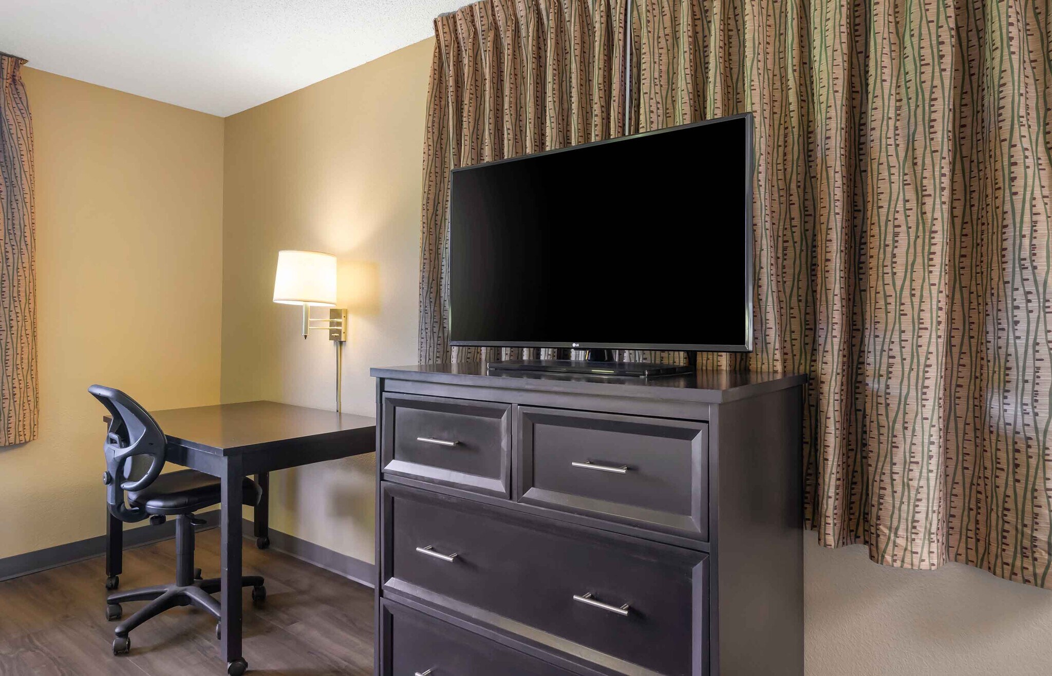 Building Photo - Furnished Studio-St. Petersburg - Clearwat...
