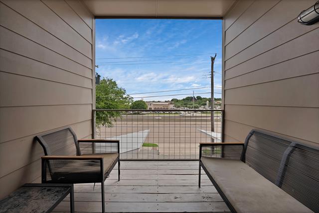 Building Photo - 4633 Calmont Ave