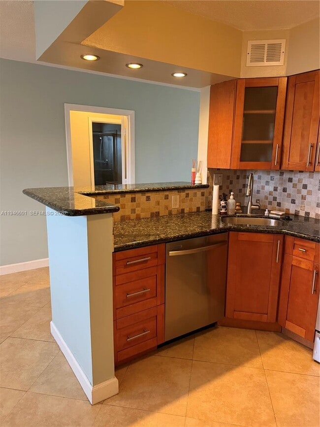 Building Photo - 3212 NE 10th St