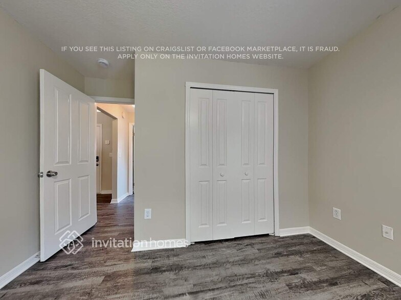 Building Photo - 28418 Meadowrush Way