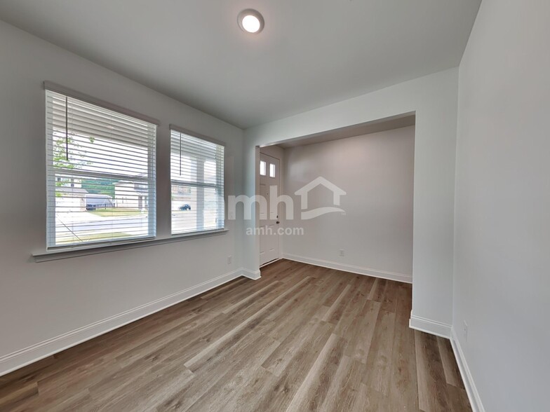 Building Photo - 1354 Soapstone Rd